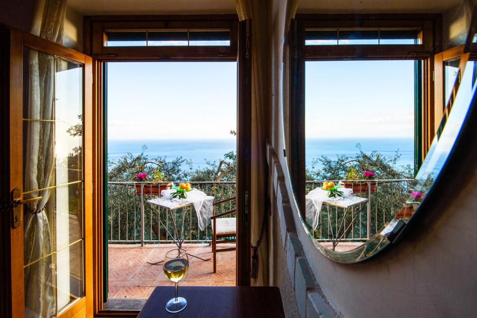 Bed and Breakfast H.H.Le Palme Амальфи Экстерьер фото