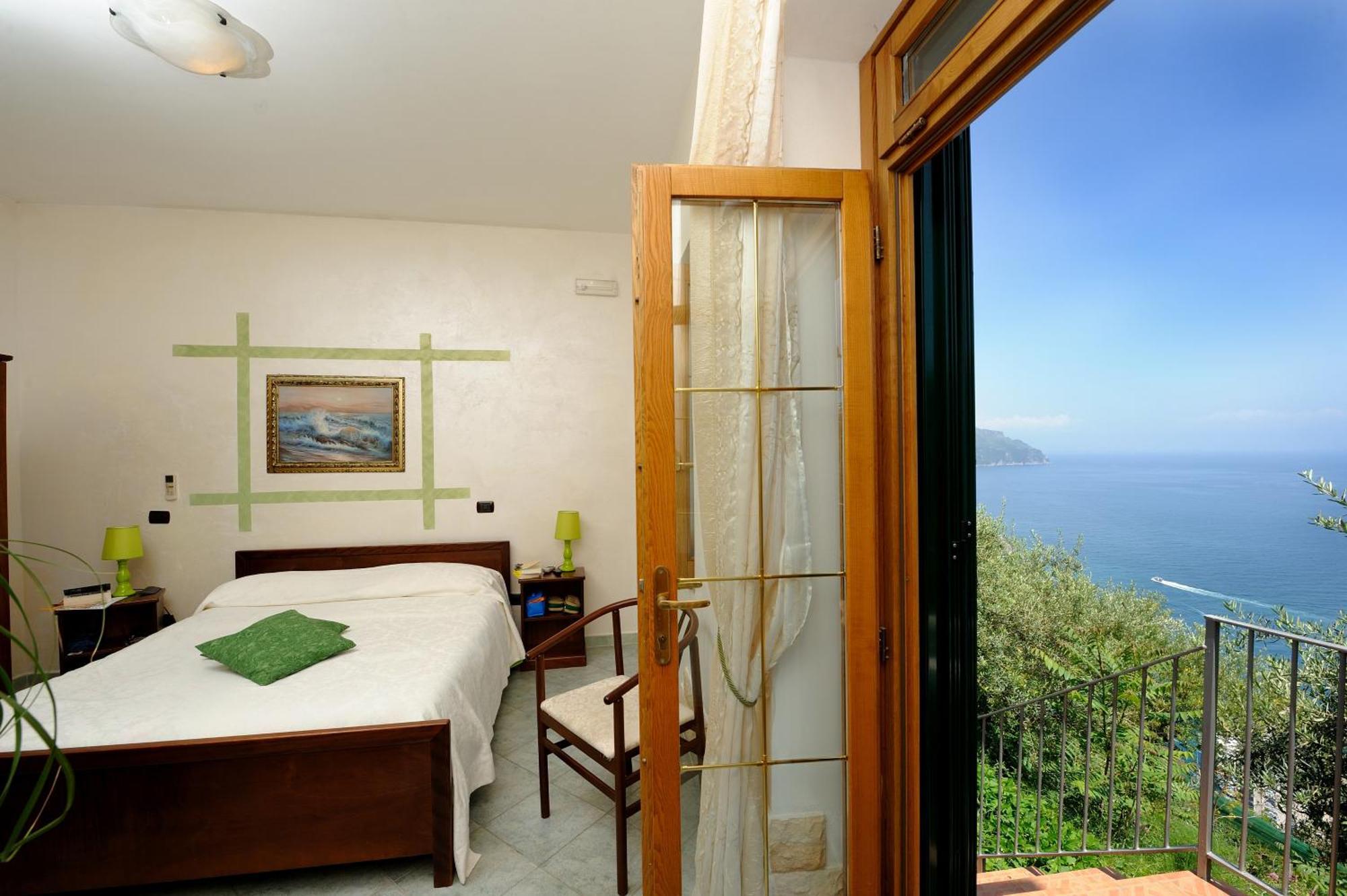 Bed and Breakfast H.H.Le Palme Амальфи Экстерьер фото